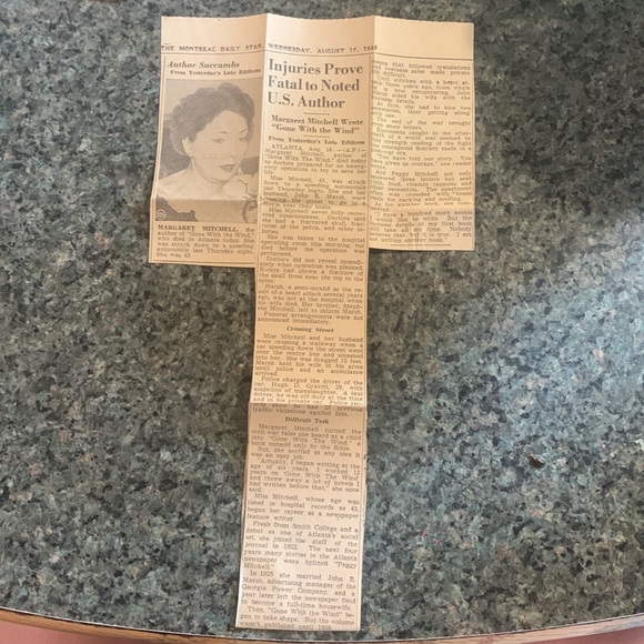 1940 Gone with the Wind Motion Picture Edition with 1949 newspapers clippings - Picture 3 of 6